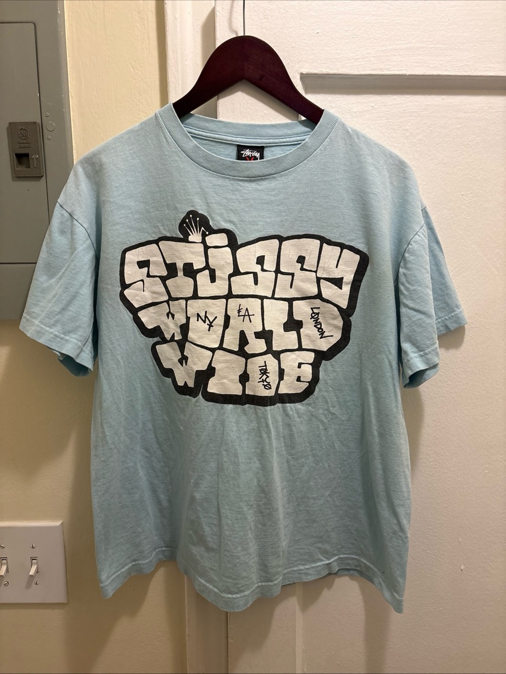 Men’s vintage Stussy World Wide Graphic T LA, NY, London, Tokyo, size Medium